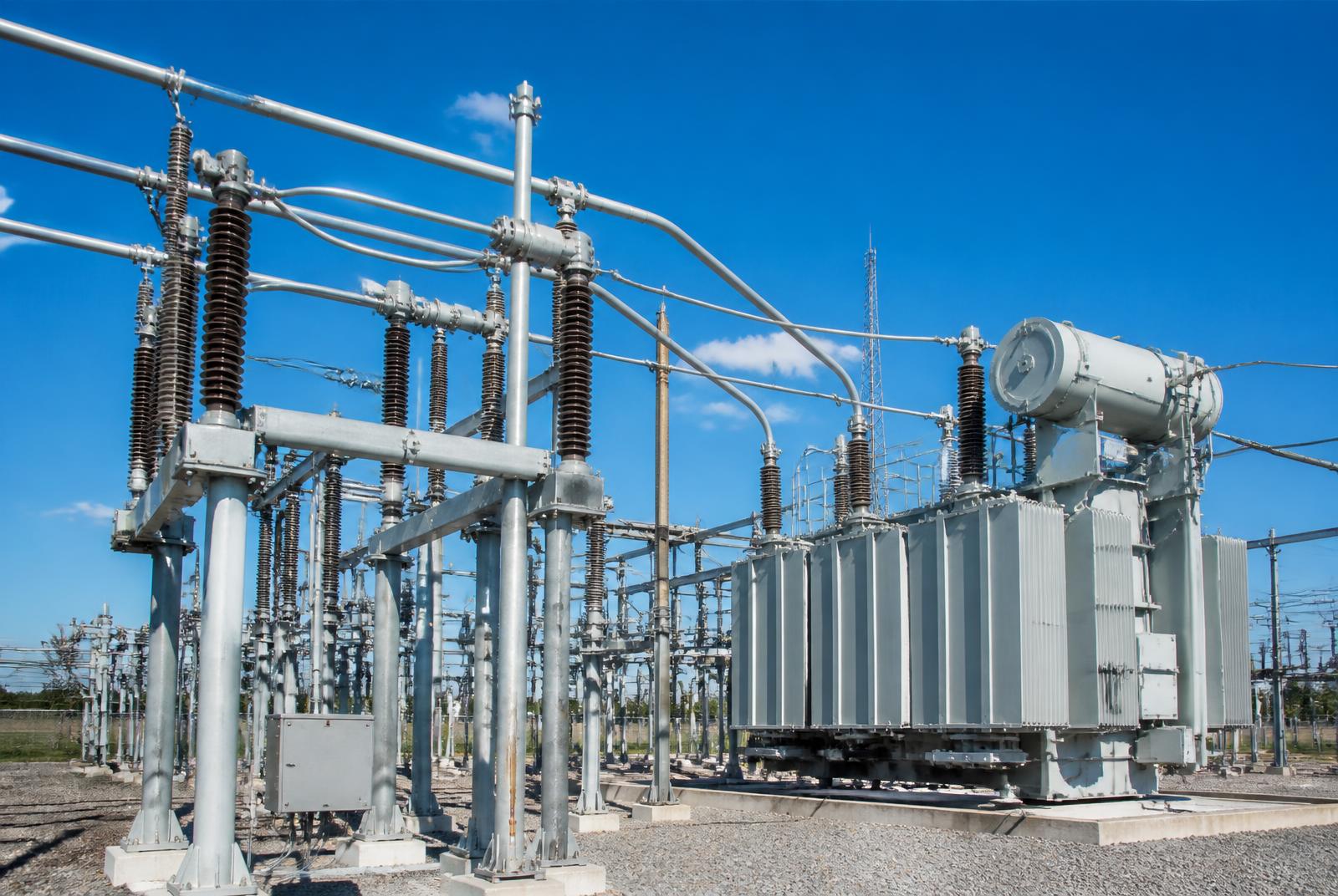Electrical substation powered by high voltage cable networks